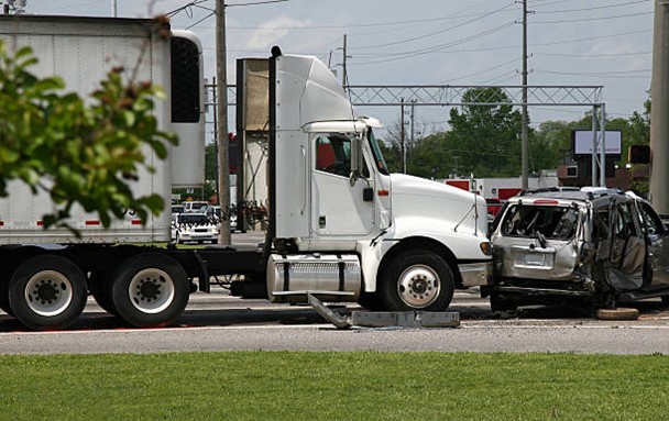 semi truck accident liability